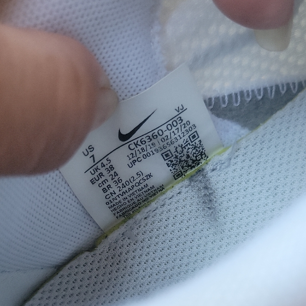 Nike White Athletic Sneakers Sz7 Women - Picture 4 of 7